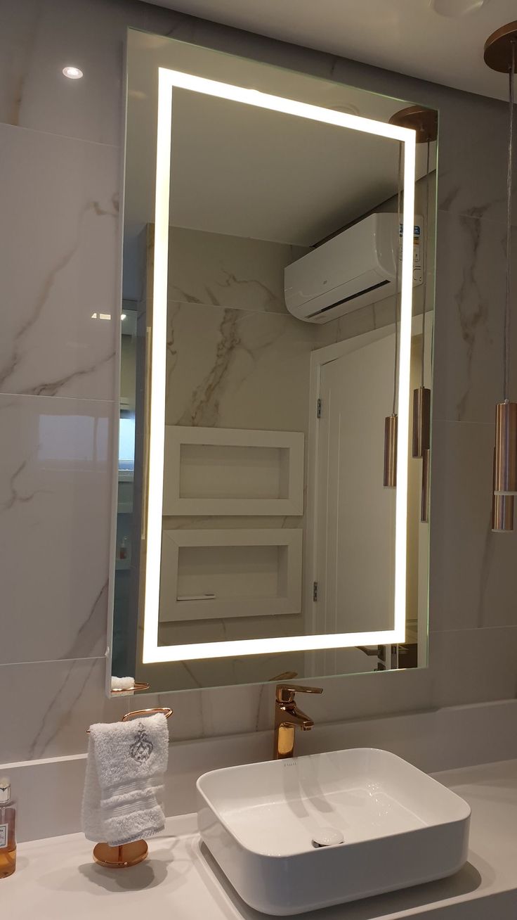 Rectangular mirror